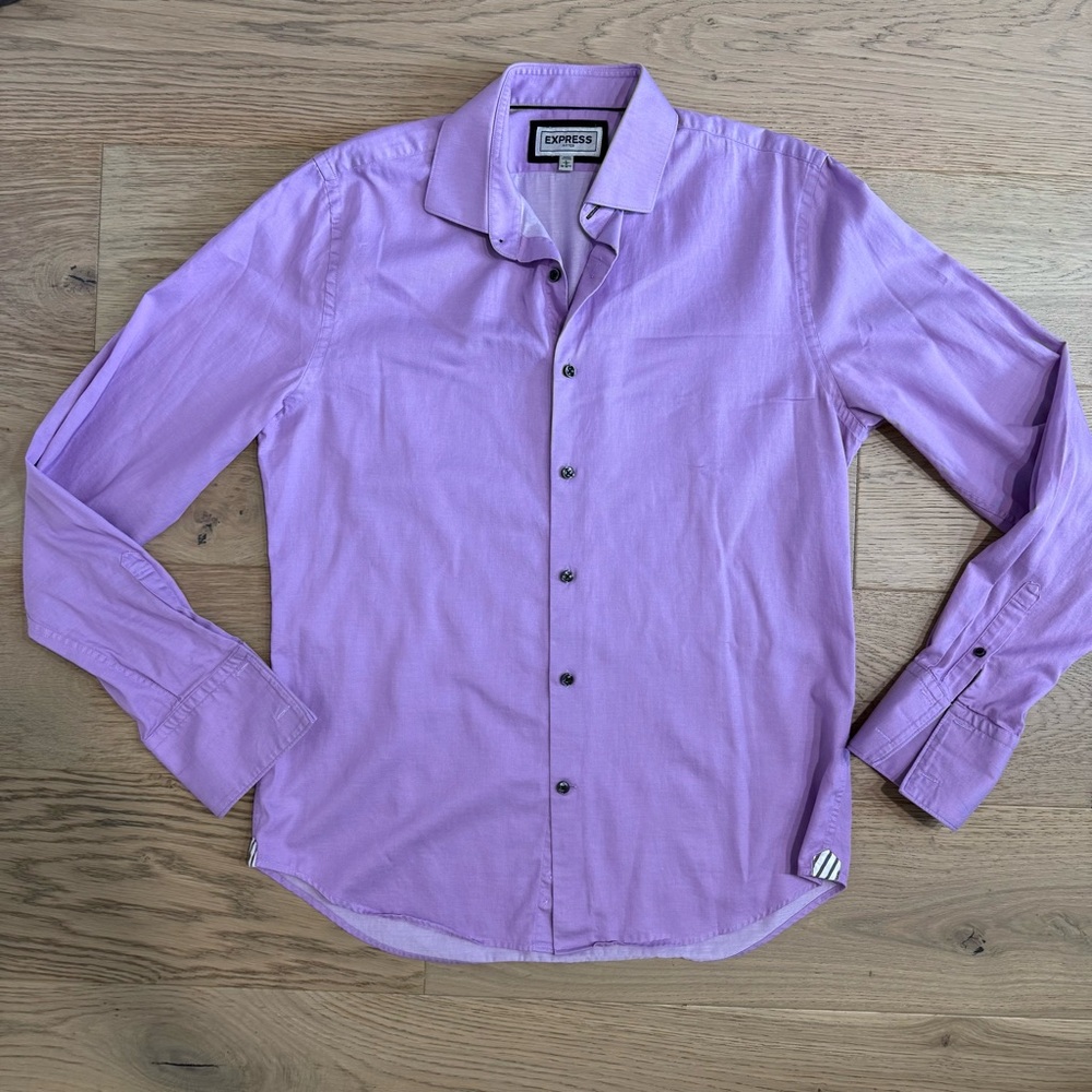 Express Men’s Fitted Long Sleeve Button Down Shirt